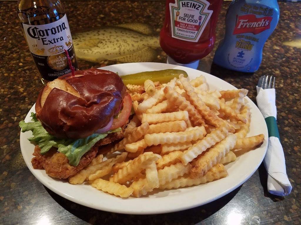 RayJays Bar & Grill | restaurant | 10959 Co Rd B, Hayward, WI 54843, USA | 7154624697 OR +1 715-462-4697