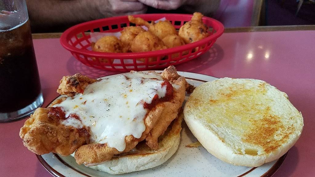 Simon Says Family Restaurant | restaurant | 94 Lawton St, Taunton, MA 02780, USA | 5088236708 OR +1 508-823-6708