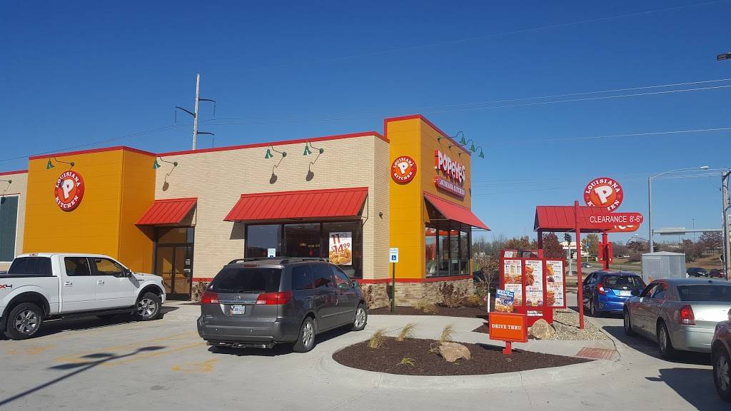 Popeyes Louisiana Kitchen | restaurant | 750 Coral Ridge Ave, Coralville, IA 52241, USA | 3196252240 OR +1 319-625-2240