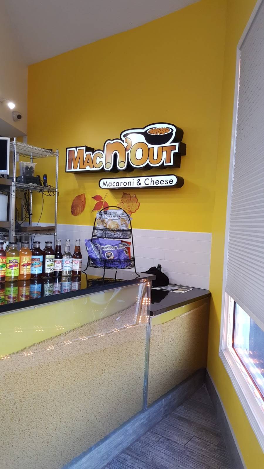 Mac N Out Macaroni & Cheese - Bridgeport | restaurant | 690 Beechmont Ave, Bridgeport, CT 06606, USA | 2035405831 OR +1 203-540-5831