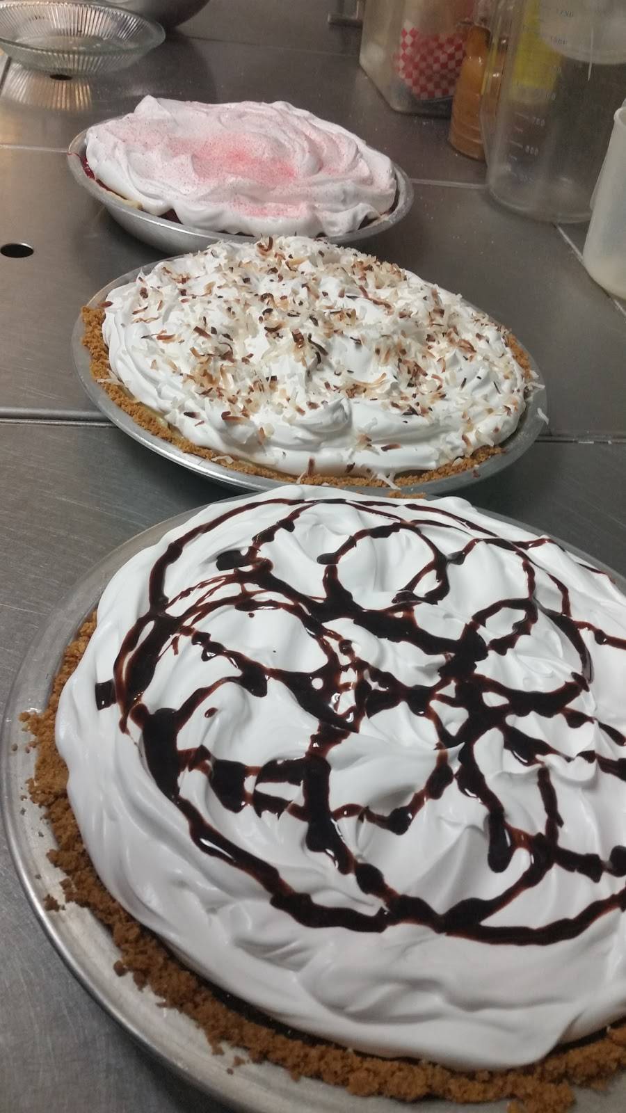 Schultzs Cozy Cafe | restaurant | 112 US-45, Tigerton, WI 54486, USA | 7155352559 OR +1 715-535-2559