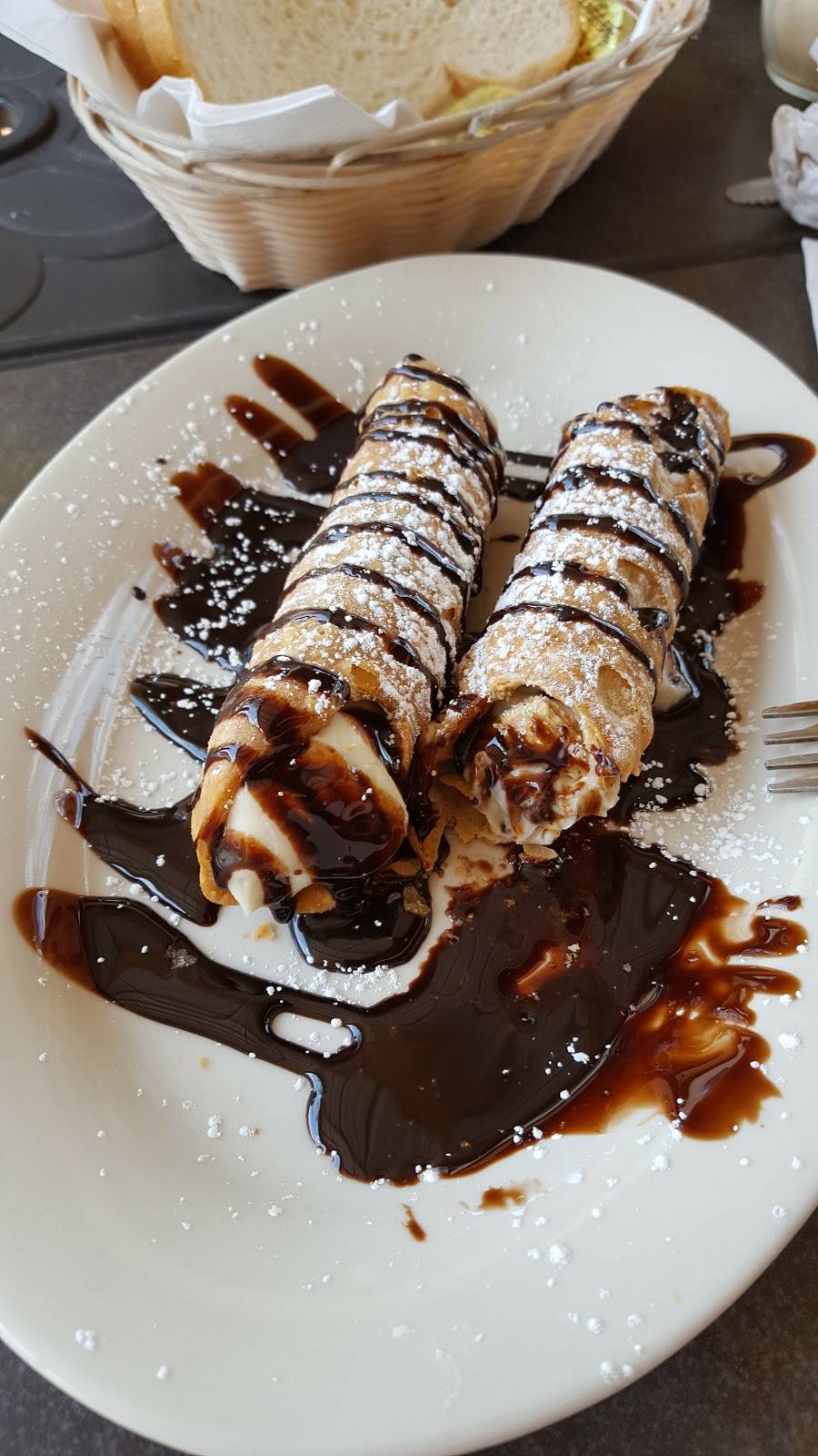 Pompilios | restaurant | 600 Washington Ave, Newport, KY 41071, USA | 8595813065 OR +1 859-581-3065