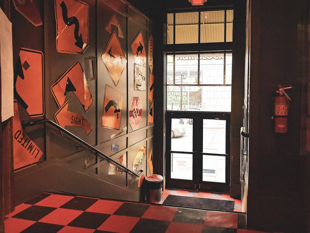 Guy Fieris Dive & Taco Joint | restaurant | 1333 Walnut St, Kansas City, MO 64106, USA | 8162552110 OR +1 816-255-2110