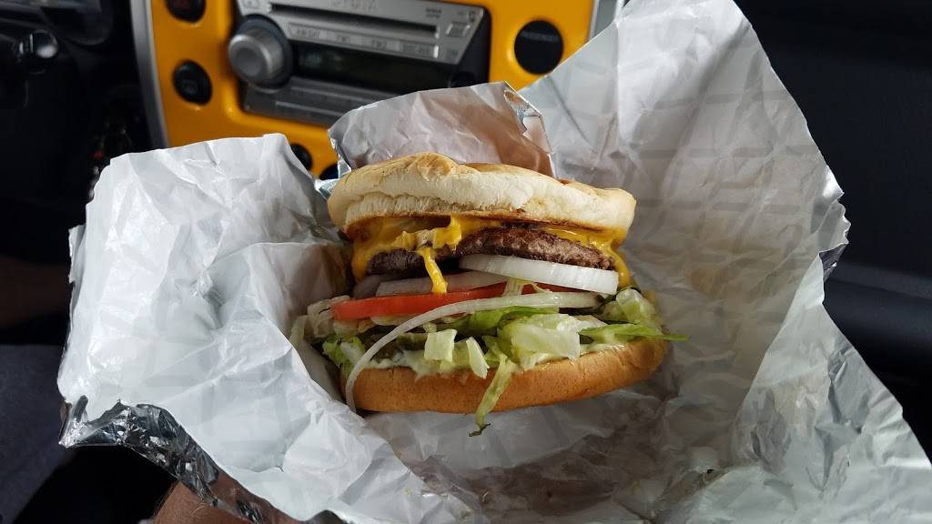 Smittys In & Out | restaurant | 1424 W Main St, Elma, WA 98541, USA | 3604822912 OR +1 360-482-2912