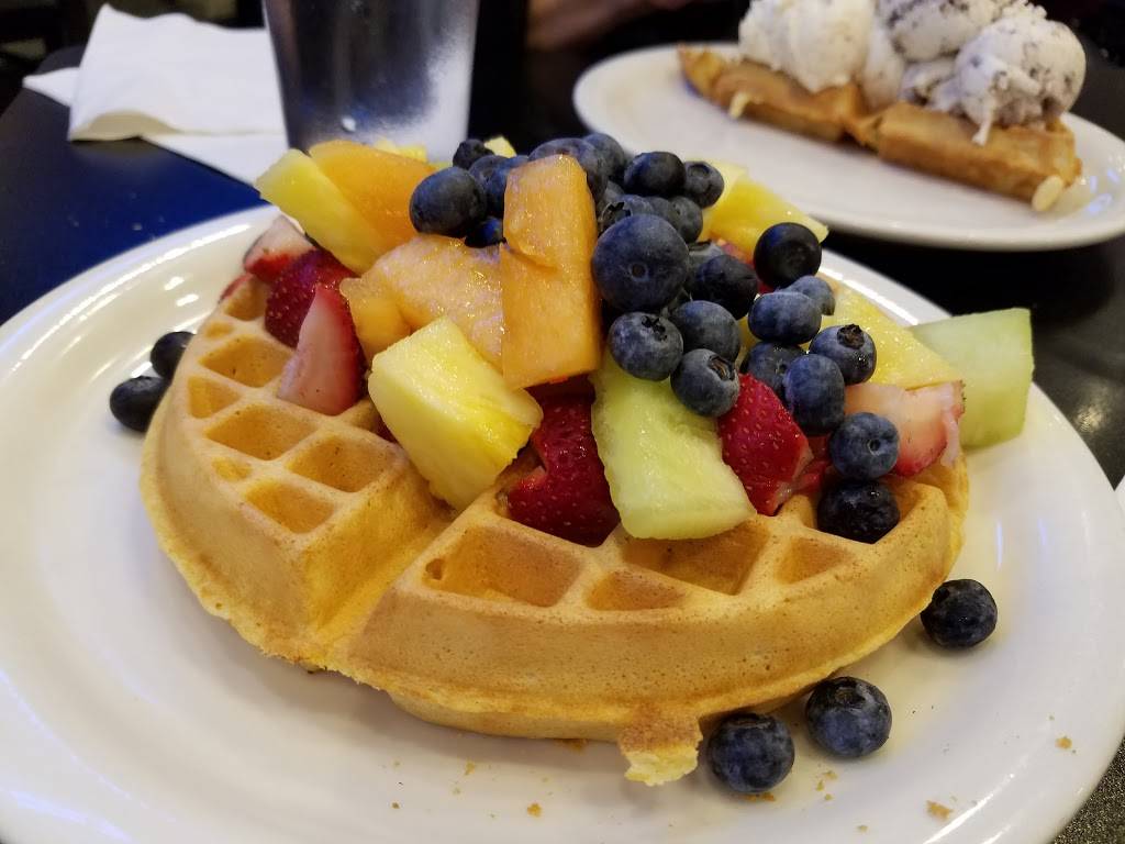 International Delight Cafe | restaurant | 241 Sunrise Hwy, Rockville Centre, NY 11570, USA | 5167667557 OR +1 516-766-7557