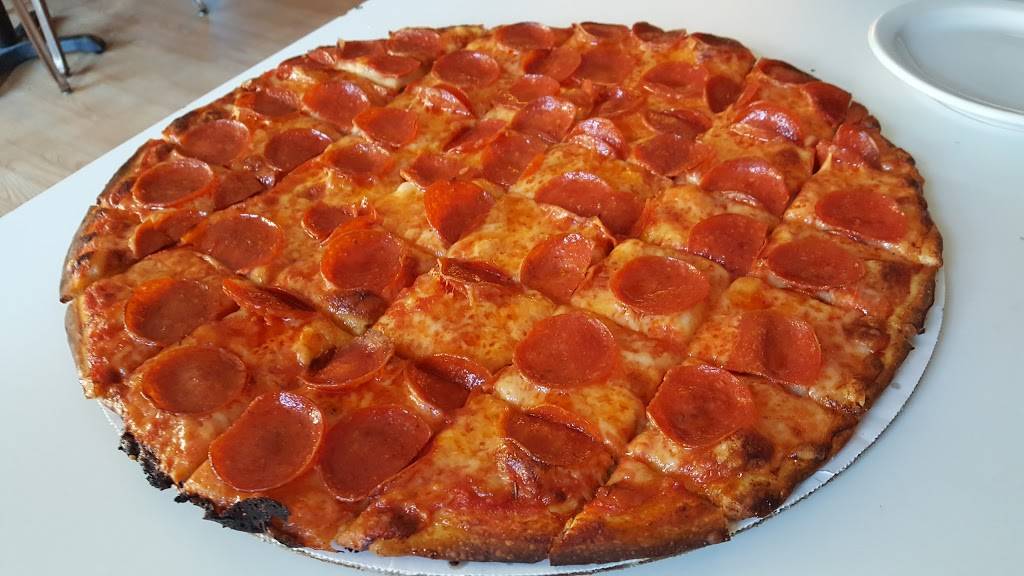 The New Corner Bar & Grill | restaurant | 2349-, 2399 Joe Orr Rd, Lynwood, IL 60411, USA | 7086463905 OR +1 708-646-3905