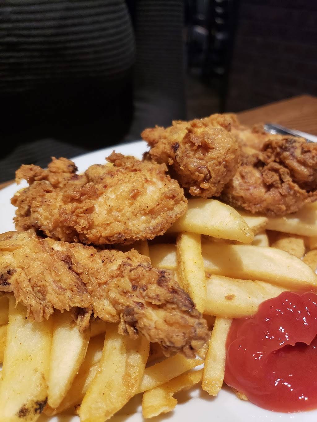 Elephant & Castle | restaurant | 1941 Tower Dr, Glenview, IL 60026, USA | 8477305863 OR +1 847-730-5863