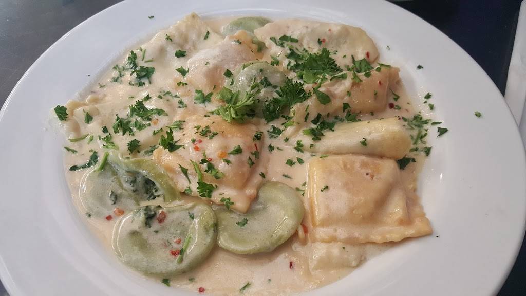 Lorenzos Italian Restaurant | meal delivery | 1753 E University Ave, Las Cruces, NM 88001, USA | 5755213505 OR +1 575-521-3505