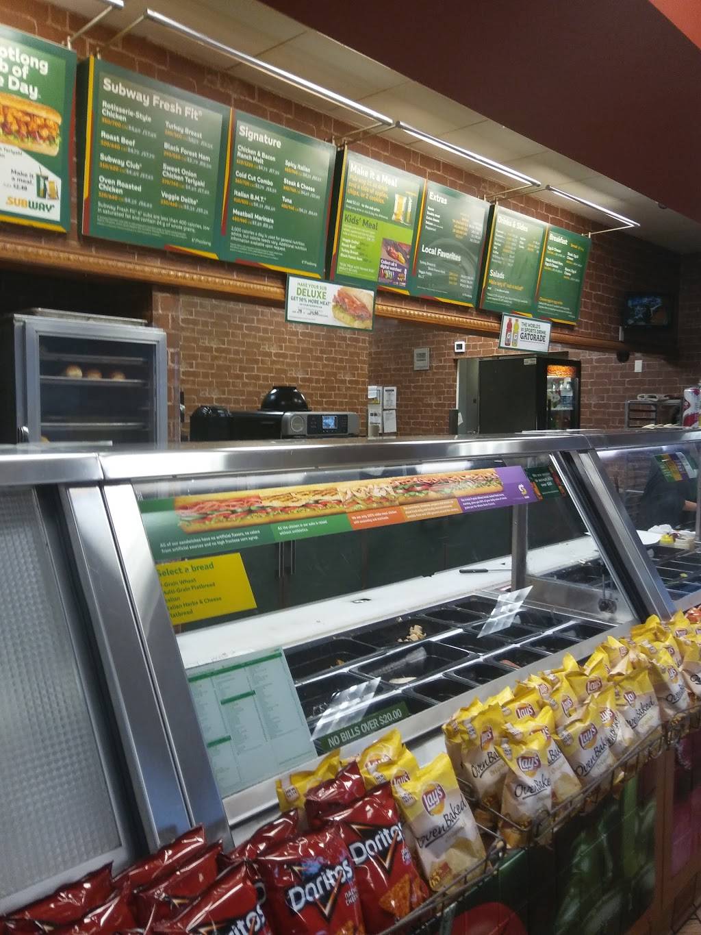 Subway | restaurant | 101 W Main St, Apopka, FL 32703, USA | 4078801131 OR +1 407-880-1131