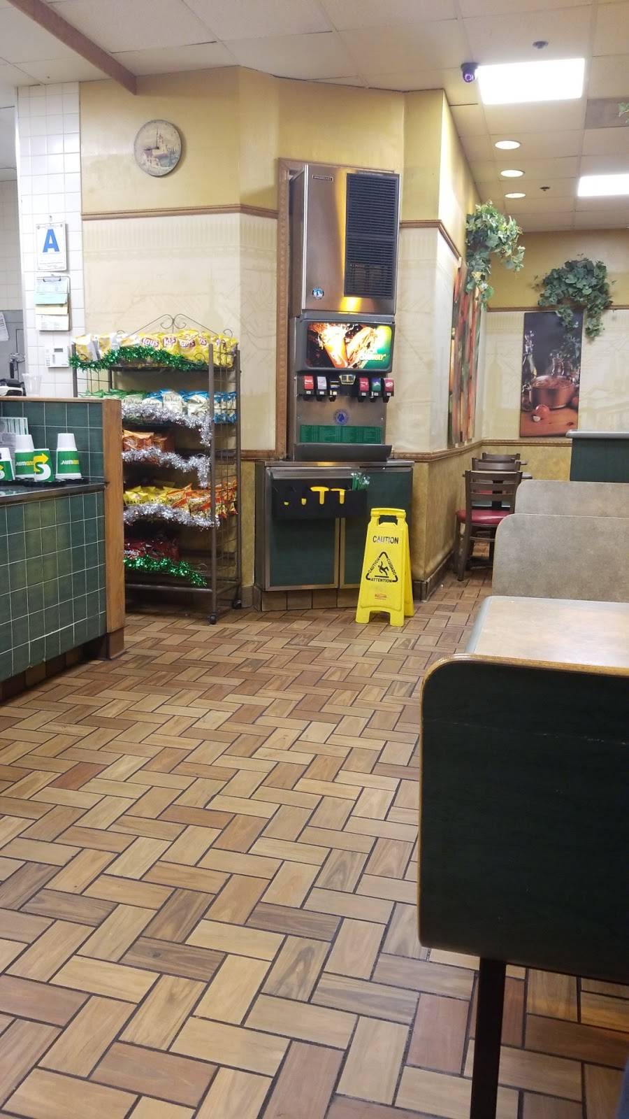 Subway | restaurant | 475 College Blvd, Oceanside, CA 92057, USA | 7609401094 OR +1 760-940-1094