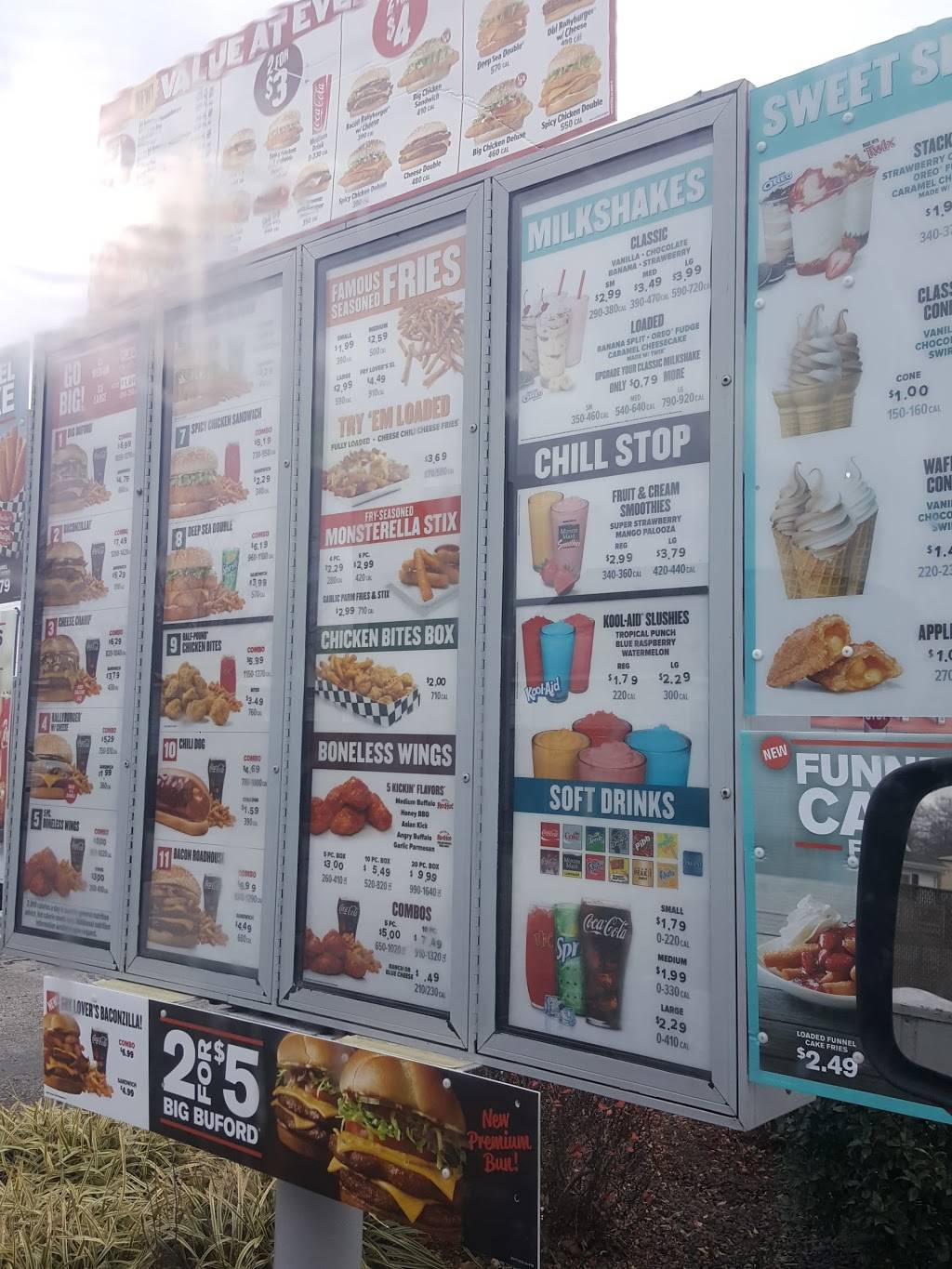 Rallys | restaurant | 2022 North 6th Street, Vincennes, IN 47591, USA | 8128869530 OR +1 812-886-9530