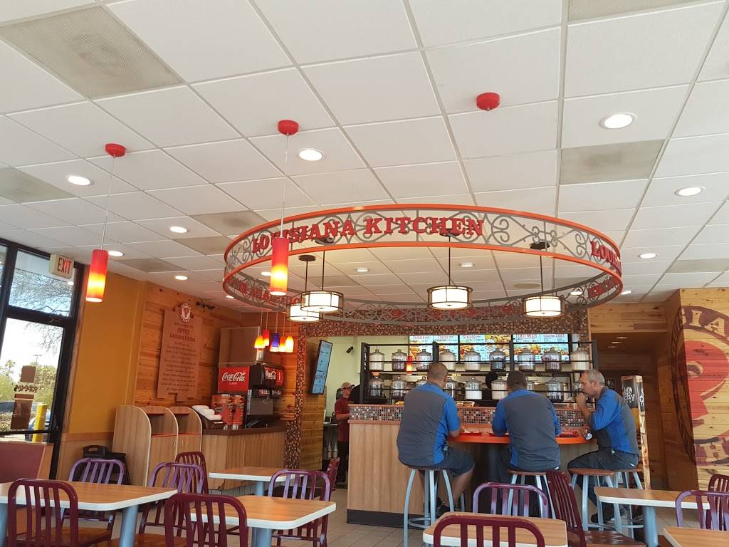 Popeyes Louisiana Kitchen | restaurant | 7111 E 22nd St, Tucson, AZ 85710, USA | 5208861600 OR +1 520-886-1600