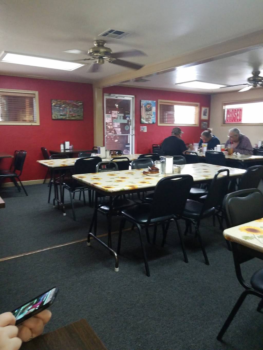Janices Barbeque Pit | restaurant | 630 E Smith St, Stratford, OK 74872, USA | 5807593331 OR +1 580-759-3331