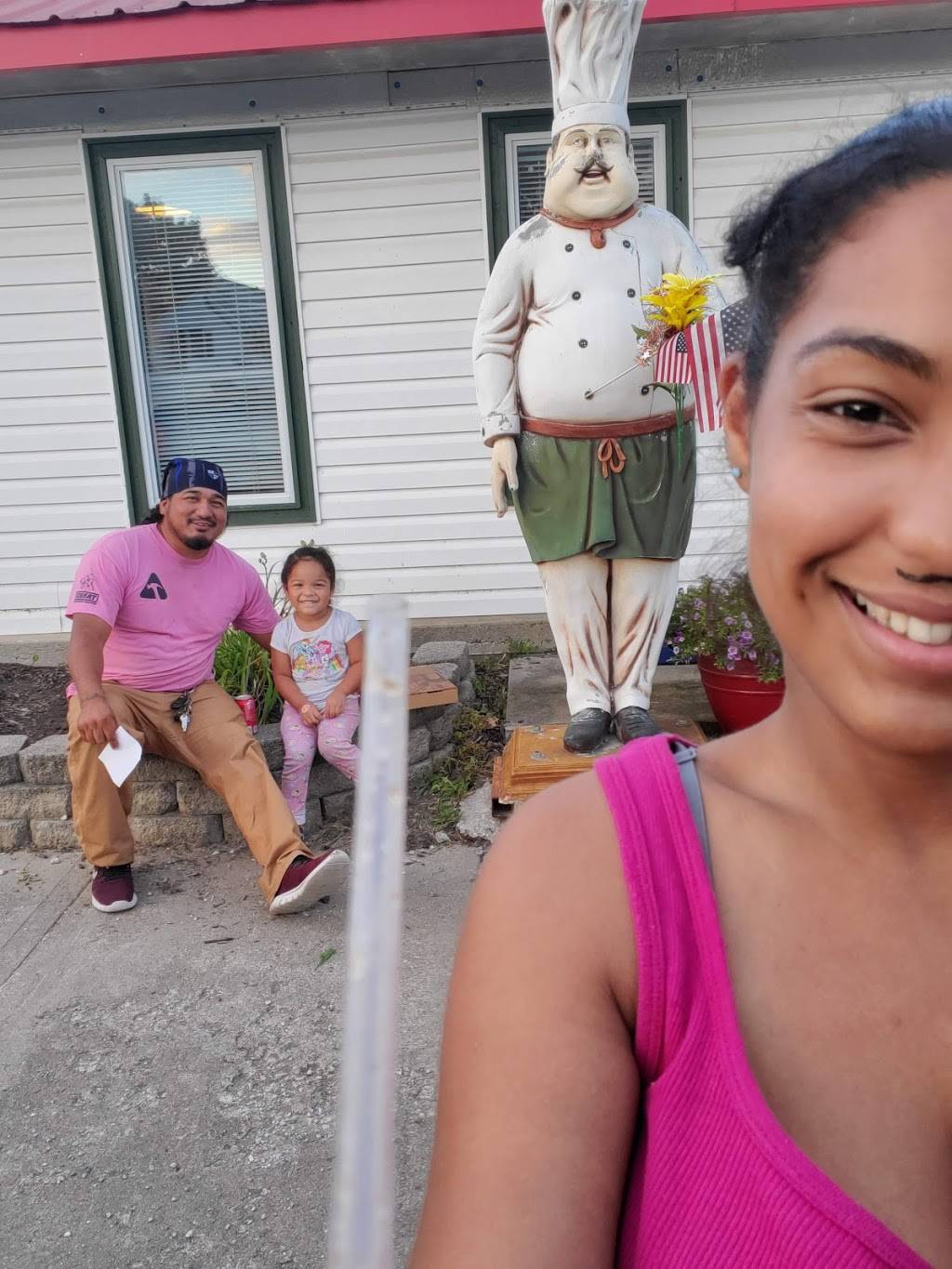 Uptown Pizza | restaurant | 721 W Main St, Barnsdall, OK 74002, USA | 9188473711 OR +1 918-847-3711