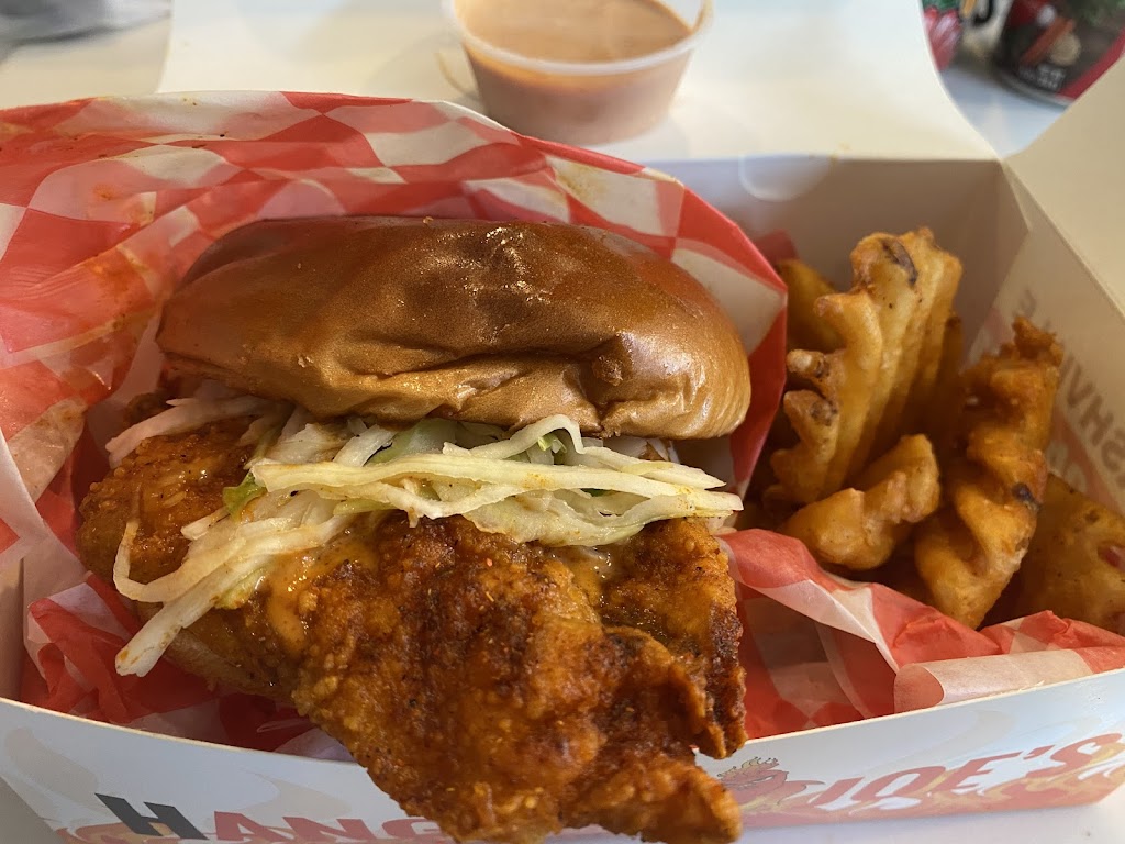 Hangry joes hot chicken Fairfax | restaurant | Shops at Fairfax, 10692 Fairfax Blvd, Fairfax, VA 22030, USA | 7032135141 OR +1 703-213-5141