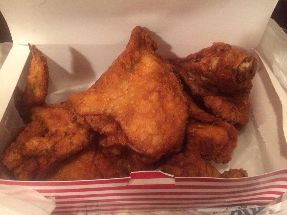 Gold Star Pizza | restaurant | 1247 S 47th St #55, Philadelphia, PA 19143, USA | 2153865553 OR +1 215-386-5553