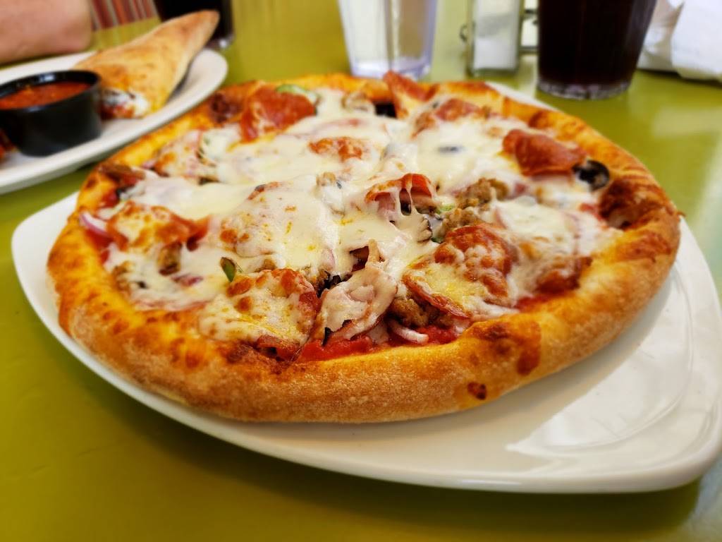 Flippers Pizzeria | meal delivery | 120 N 4th St, Lake Mary, FL 32746, USA | 4078782828 OR +1 407-878-2828