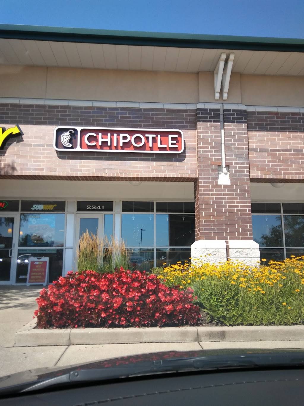 Chipotle Mexican Grill | restaurant | 2341 Willow Rd, Glenview, IL 60025, USA | 8477248580 OR +1 847-724-8580