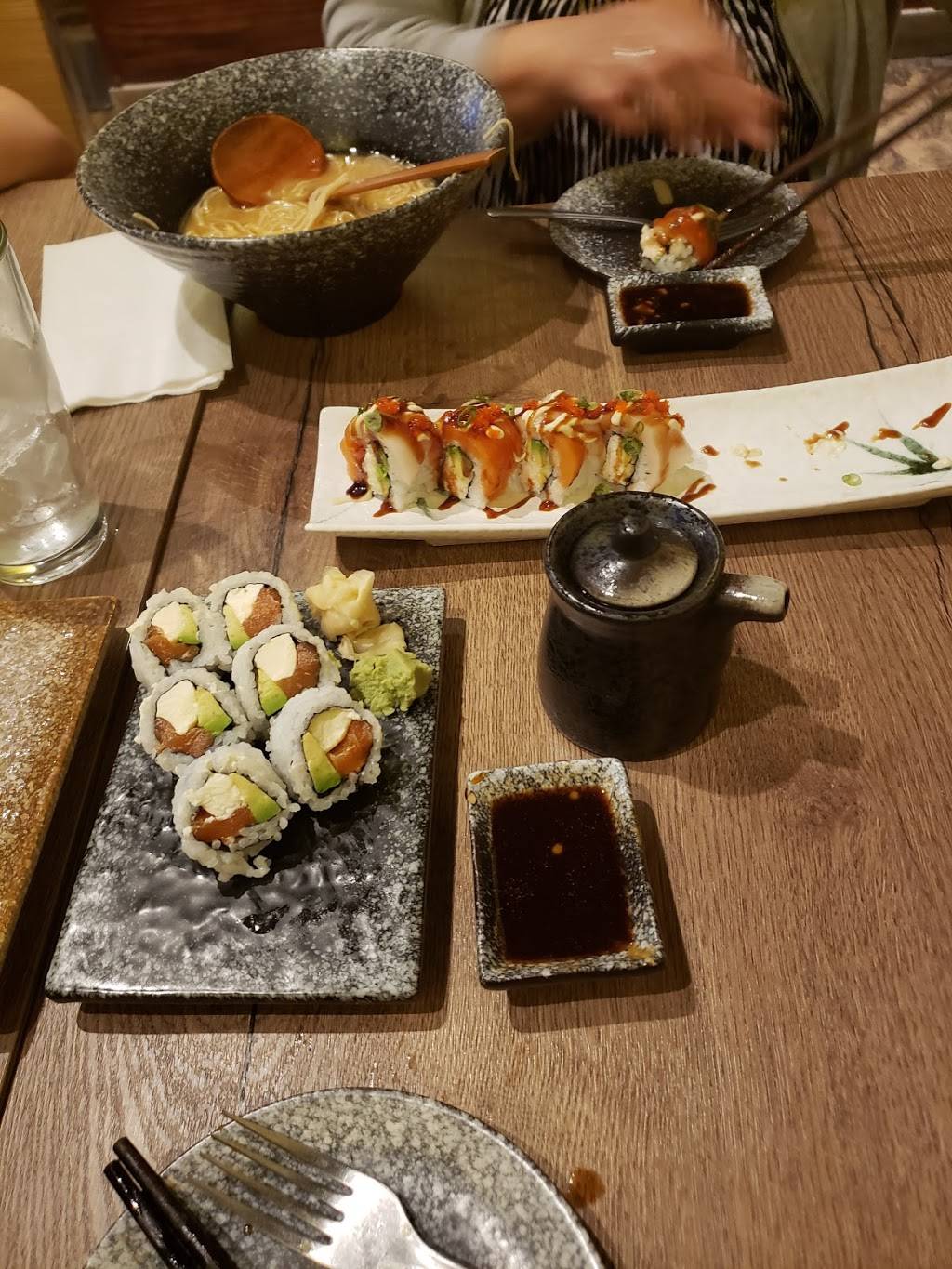 Maguro Sushi and Ramen | restaurant | 3855 W Ray Rd ste 6, Chandler, AZ 85226, USA | 4807926888 OR +1 480-792-6888