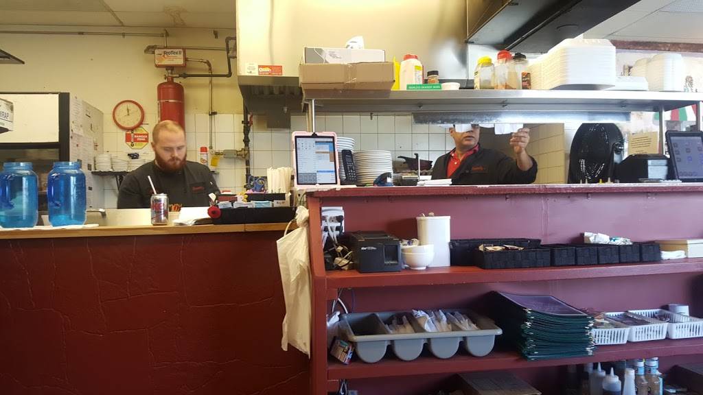 Donnellys | restaurant | 17915 Leslie St, Newmarket, ON L3Y 3E3, Canada | 9052355544 OR +1 905-235-5544