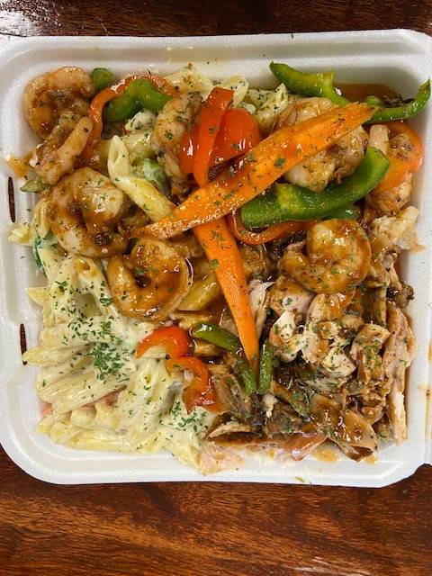 Island Fish Head Jamaican Restaurant | restaurant | 304 Albany Ave, Hartford, CT 06120, USA | 8604617346 OR +1 860-461-7346