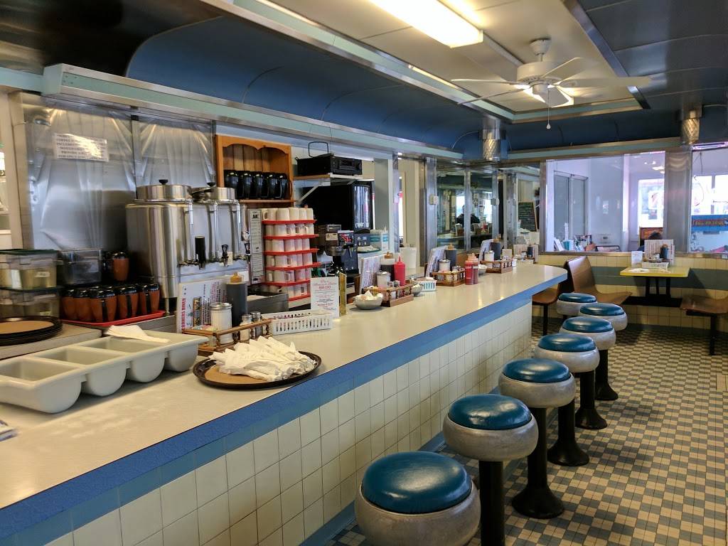 4 Corners Diner | restaurant | 100 E Fort Macon Rd, Atlantic Beach, NC 28512, USA | 2522408855 OR +1 252-240-8855