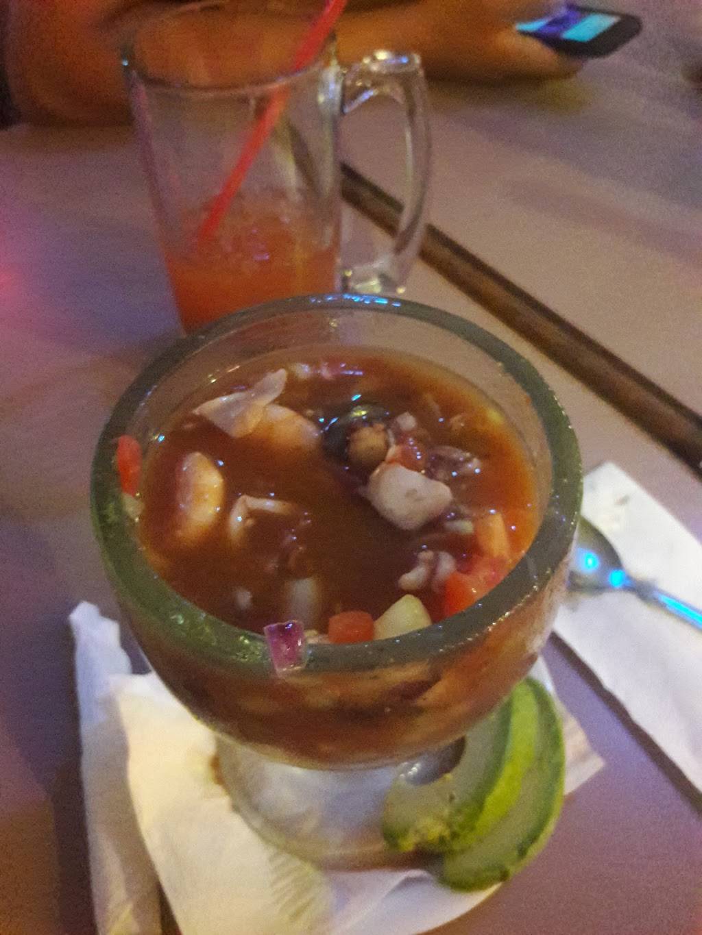 Las Islas Del Capitan | restaurant | 2560 W Indian School Rd, Phoenix, AZ 85017, USA | 6023476544 OR +1 602-347-6544