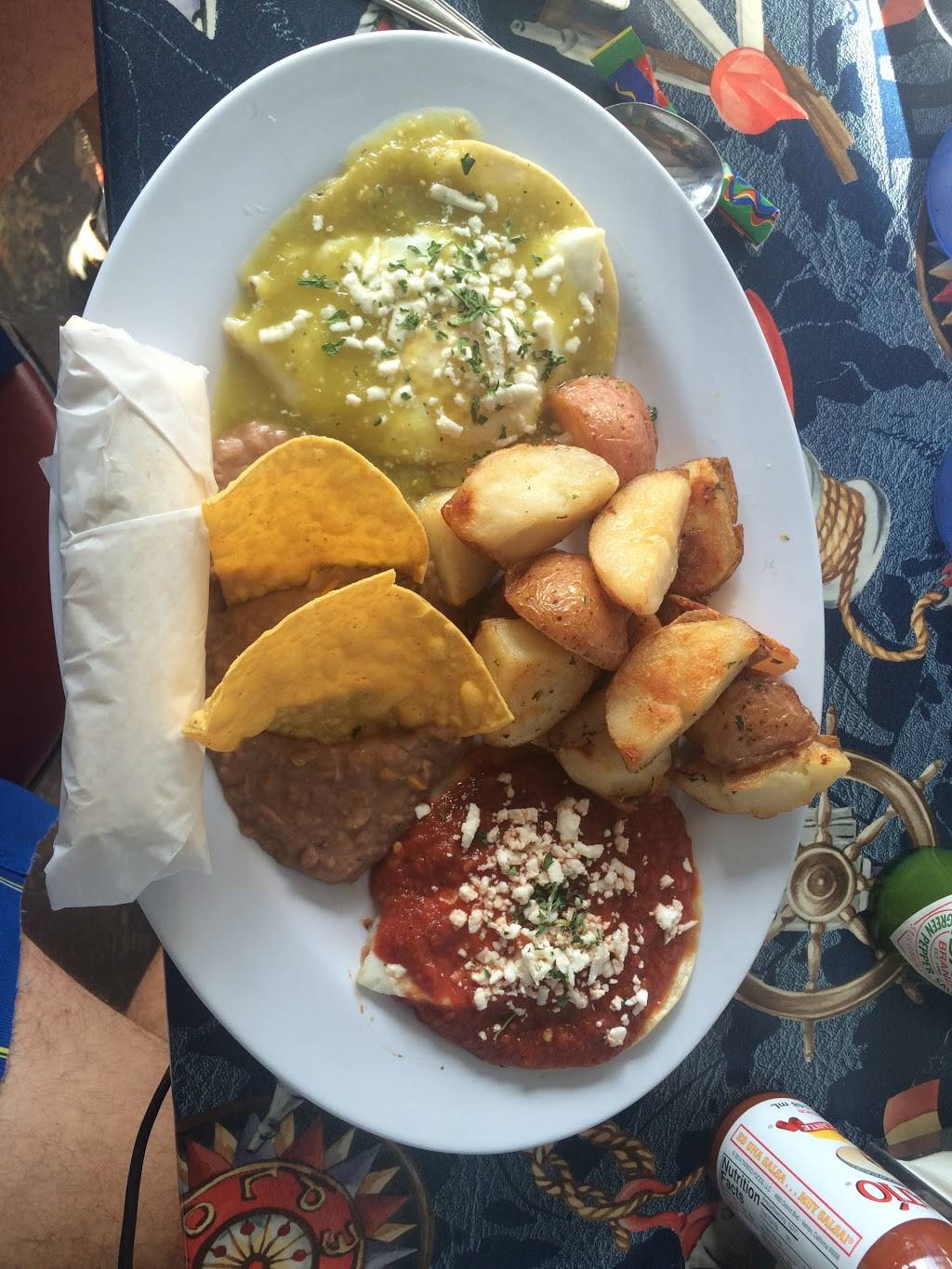 Lighthouse Harbor Grille | restaurant | 7902 CA-1, Moss Landing, CA 95039, USA | 8316333858 OR +1 831-633-3858