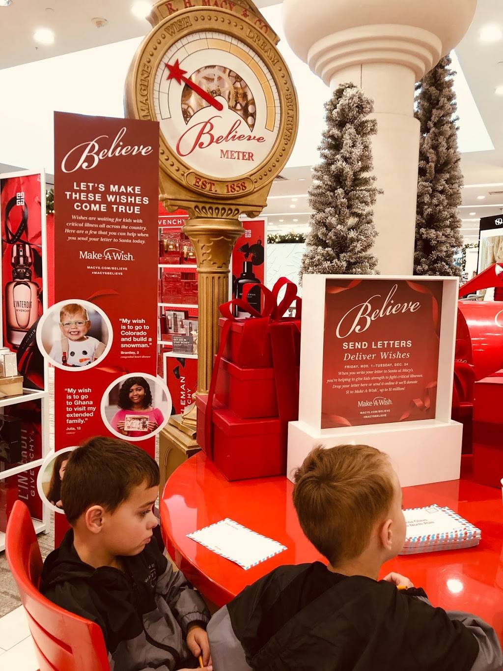 Starbucks | cafe | 8001 S Orange Blossom Trail #898A, Orlando, FL 32809, USA | 4074386605 OR +1 407-438-6605