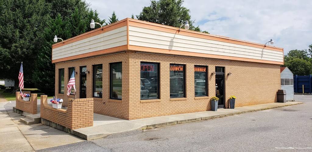 Hollar’s Backstreet Grill | restaurant | 36 Linneys Mountain Rd, Taylorsville, NC 28681, USA | 8286328999 OR +1 828-632-8999