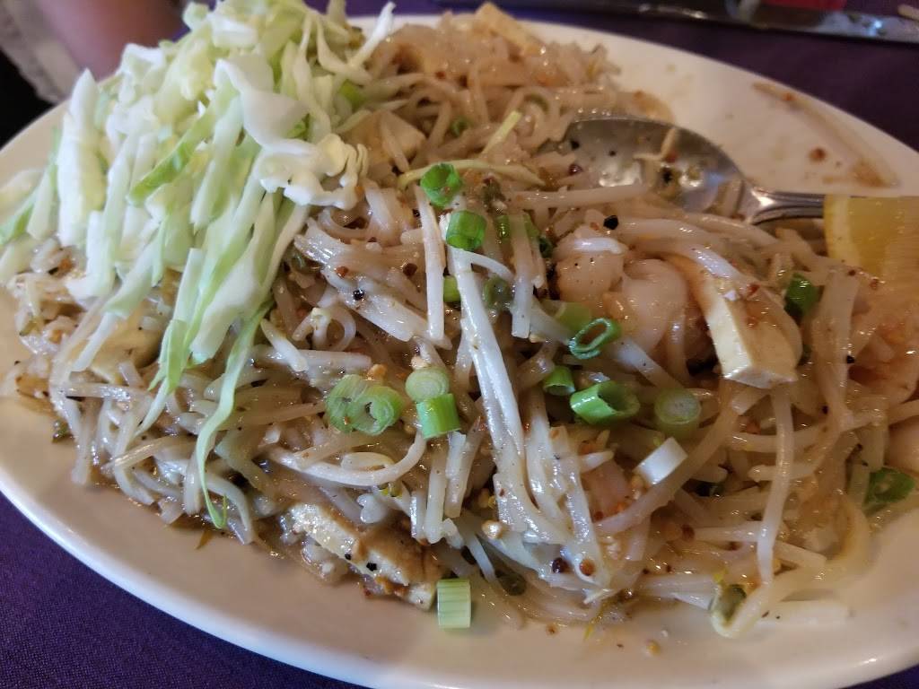 Singha Thai Restaurant | restaurant | 2237 S 108th St, Milwaukee, WI 53227, USA | 4145411234 OR +1 414-541-1234