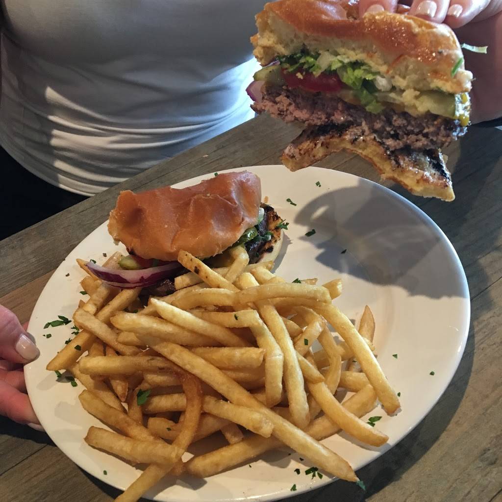 Alvins On The Beach | restaurant | 300 S Broadwalk, Hollywood, FL 33019, USA | 9542398242 OR +1 954-239-8242