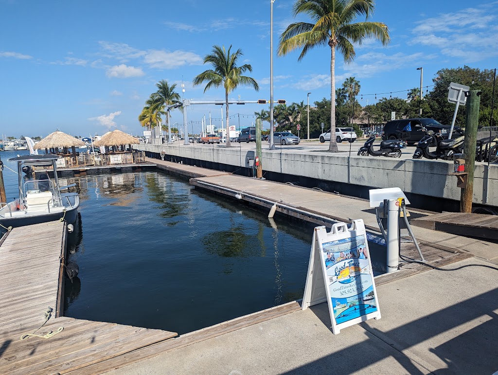 Macs Place | restaurant | 1605 N Roosevelt Blvd, Key West, FL 33040, USA | 3055043648 OR +1 305-504-3648