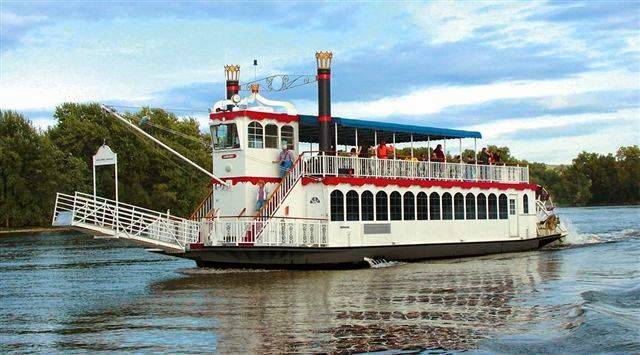 La Crosse Queen Cruises | restaurant | 405 E Veterans Memorial Dr, La Crosse, WI 54601, USA | 6087848523 OR +1 608-784-8523