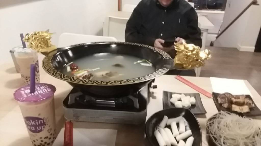 Mala Foodie | restaurant | 204 W McMillan St, Cincinnati, OH 45219, USA | 5133812379 OR +1 513-381-2379