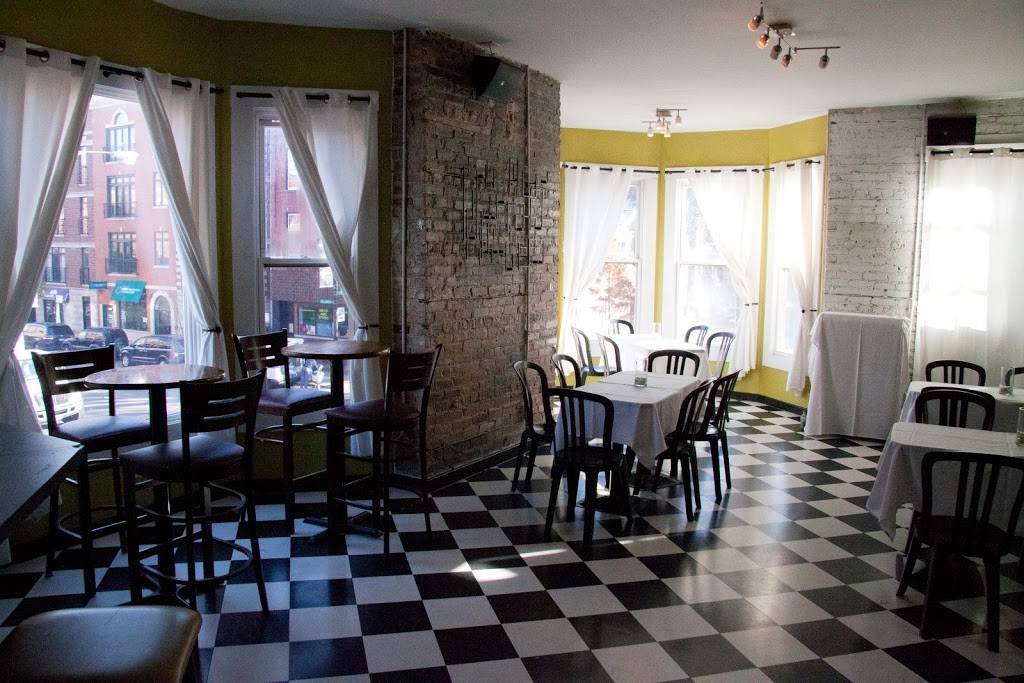 Beat Kitchen | restaurant | 2100 W Belmont Ave, Chicago, IL 60618, USA | 7732814444 OR +1 773-281-4444