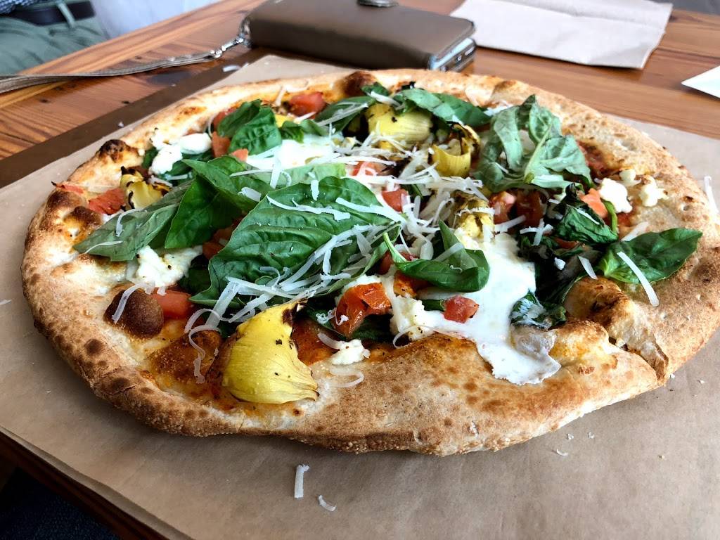 Snap Custom Pizza | restaurant | 6 E 1st Ave, Conshohocken, PA 19428, USA | 6102346162 OR +1 610-234-6162