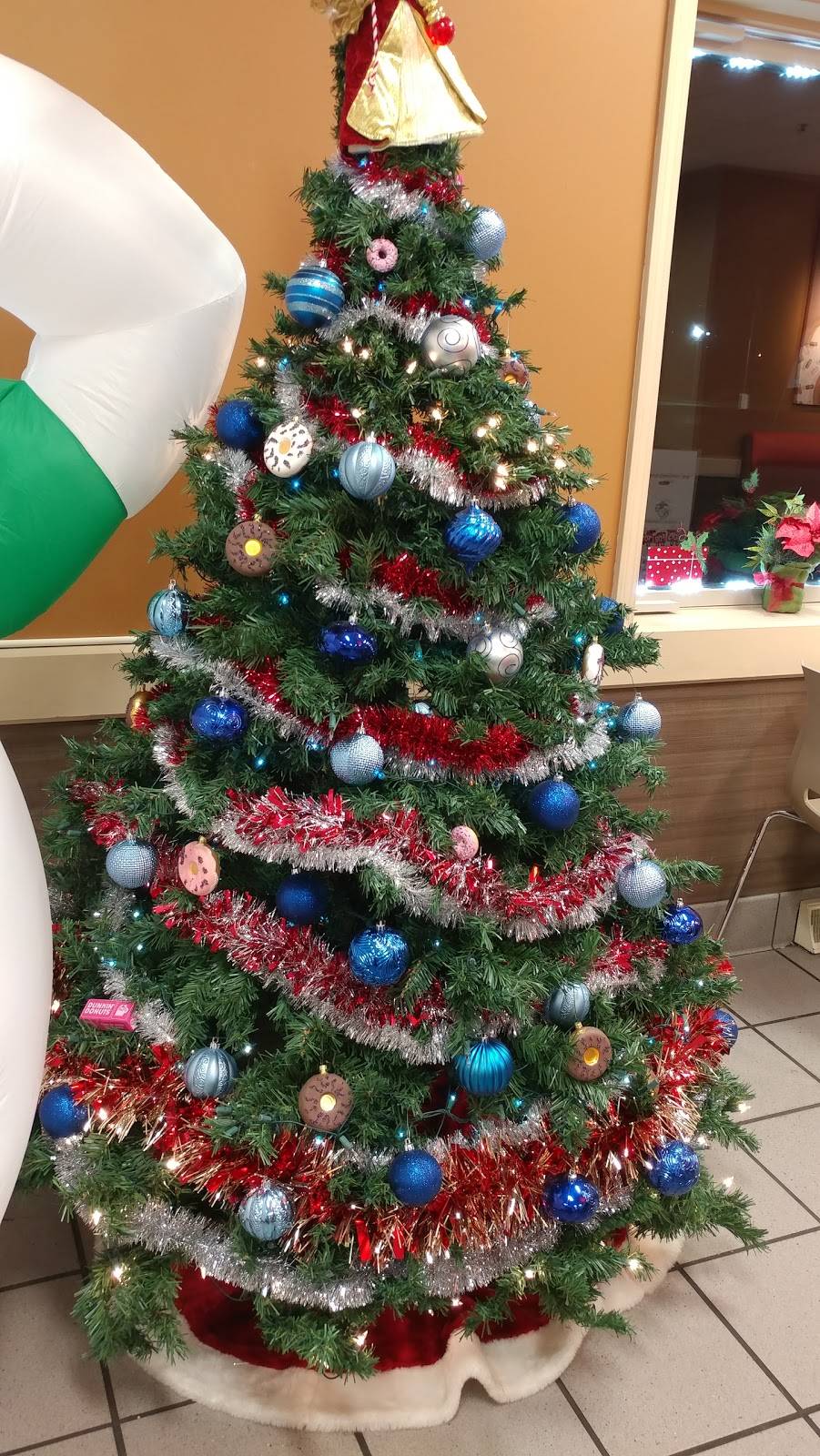 Dunkin | bakery | 198 2nd Ave, Gloversville, NY 12078, USA | 5187255700 OR +1 518-725-5700