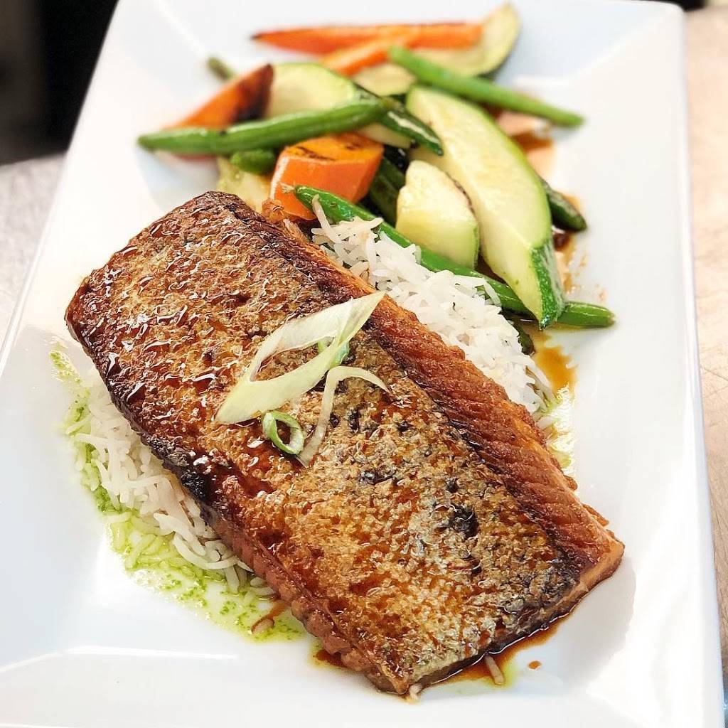 East On Main | restaurant | 10560 Main Rd, Mattituck, NY 11952, USA | 6312987208 OR +1 631-298-7208