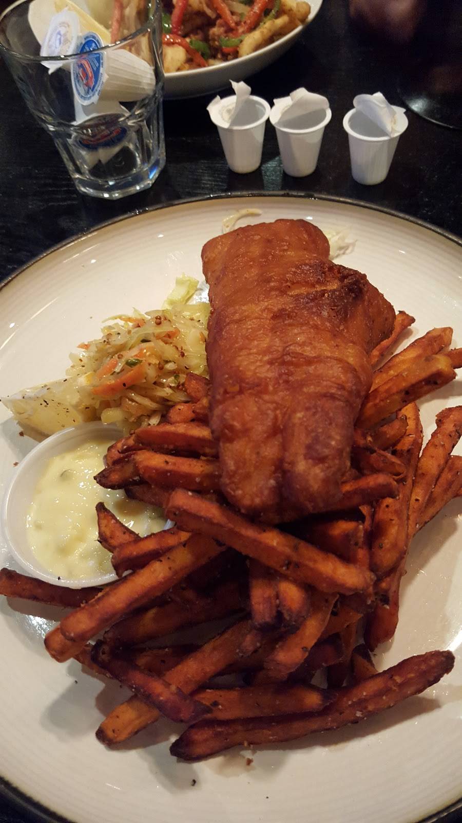 Originals Ale House | restaurant | 1658/1660 Bayview Ave, Toronto, ON M4G 3C2, Canada | 4164810371 OR +1 416-481-0371