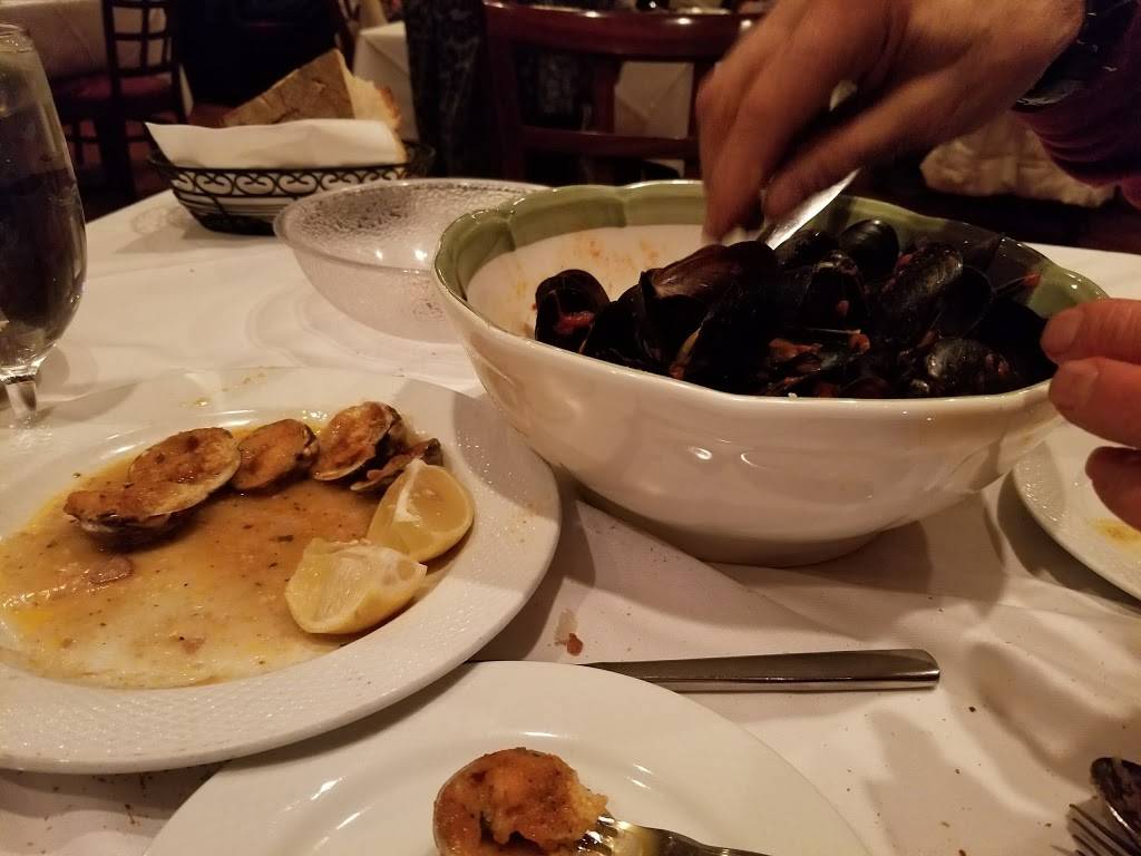 Louie & Johnnies Pizza Cafe | restaurant | 885 Yonkers Ave, Yonkers, NY 10704, USA | 9144231400 OR +1 914-423-1400