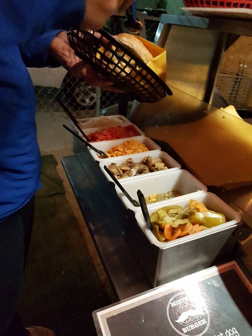 Mister Burguer | restaurant | Av Terrazas 18413, Terrazas de la Presa Sección Vistas, Terrazas de la Presa, 22124 Tijuana, B.C., Mexico | 016642807822 OR +52 664 280 7822