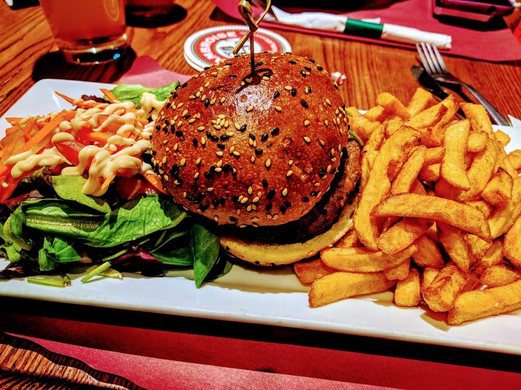 Pub Galway | restaurant | 1112 Avenue Cartier, Québec, QC G1R 2S5, Canada | 4185225282 OR +1 418-522-5282