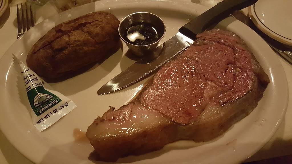 Biggars Supper Club | restaurant | 204 W Main St, Winneconne, WI 54986, USA | 9205824422 OR +1 920-582-4422