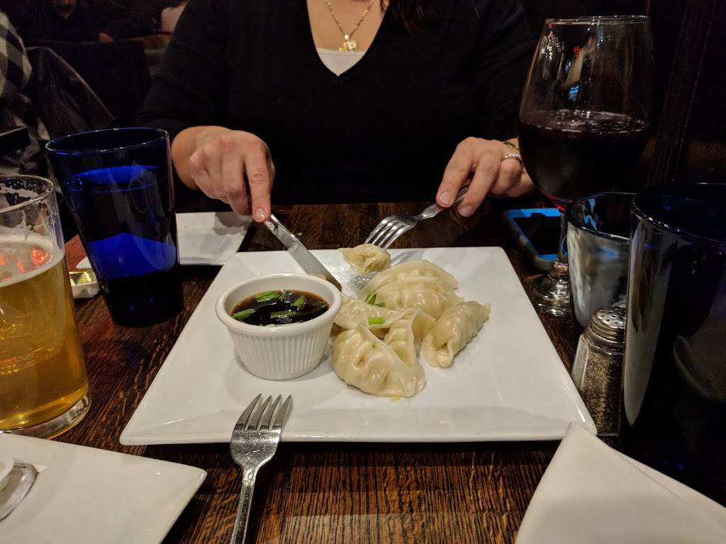 StationHouse Wine Bar & Grill | night club | 2520 Main St, Stratford, CT 06615, USA | 2033771648 OR +1 203-377-1648