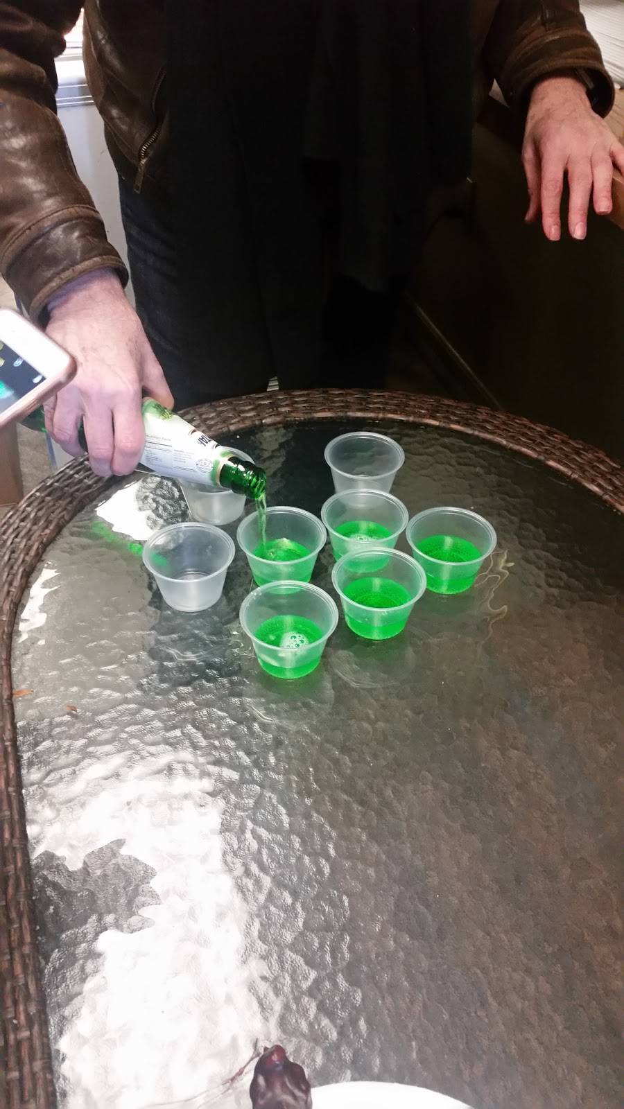 Berikoni | restaurant | 125 Brighton Beach Ave, Brooklyn, NY 11235, USA | 7187085040 OR +1 718-708-5040