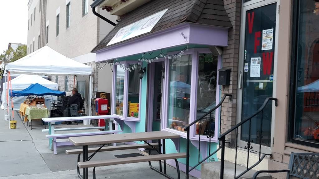 Share the Love Cafe | restaurant | 734 Main St, Honesdale, PA 18431, USA | 5702532462 OR +1 570-253-2462