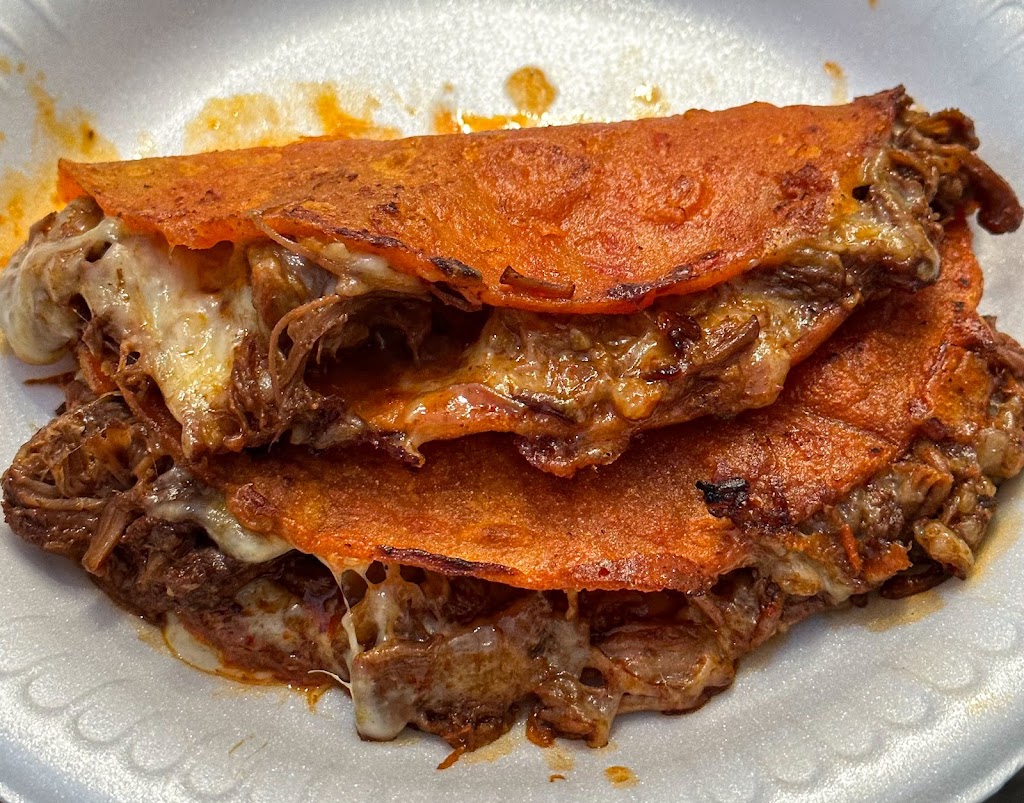 Guape’s Tacos | restaurant | 475 N Willow Ave, Rialto, CA 92376, USA | 9099043748 OR +1 909-904-3748