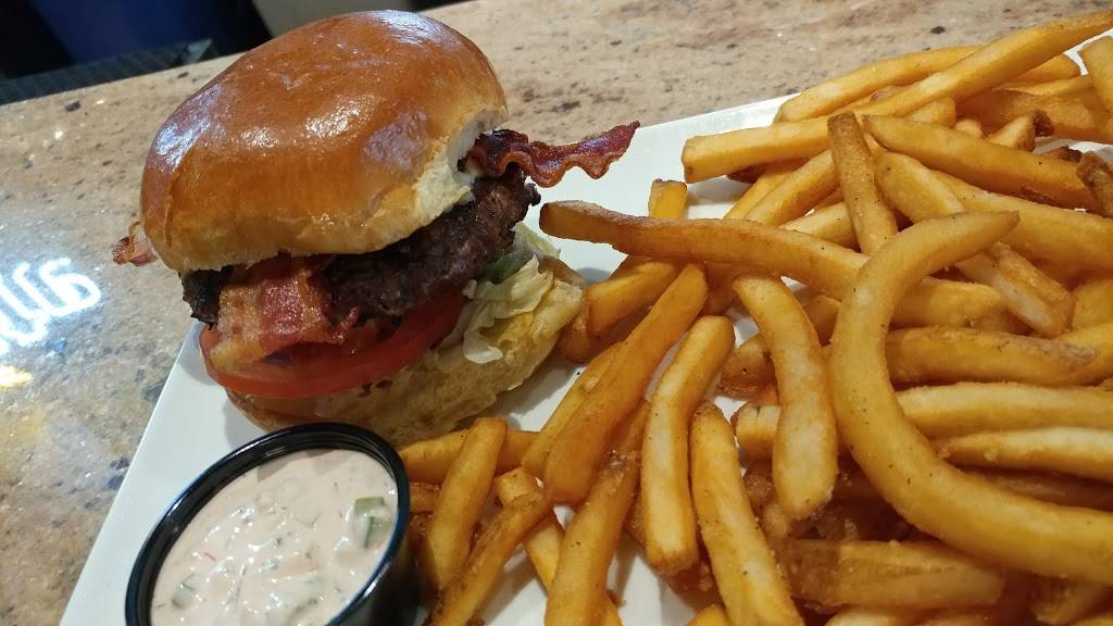 Ground Round Grill & Bar | restaurant | 1005 S Moorland Rd, Brookfield, WI 53005, USA | 2627849770 OR +1 262-784-9770