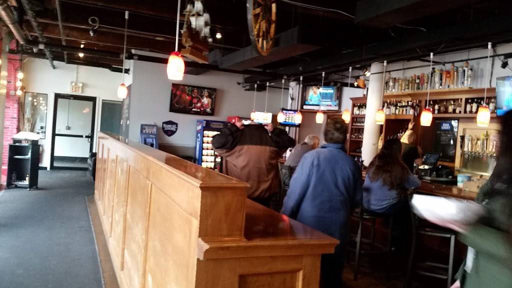 Black Raspberry Pub | restaurant | 36 Cordage Park Cir # 111, Plymouth, MA 02360, USA | 5088300022 OR +1 508-830-0022